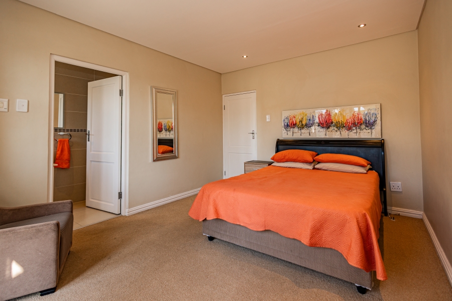 6 Bedroom Property for Sale in Baronetcy Estate Western Cape